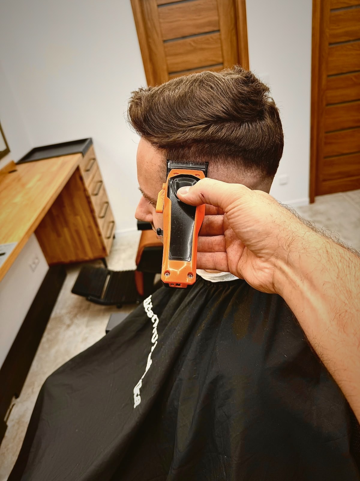 Fade střih strojkem